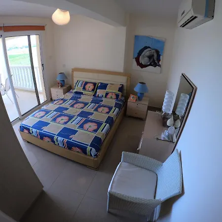 Апартаменты 3m Spacious Apt With Pool And Sea Views, Kapparis *