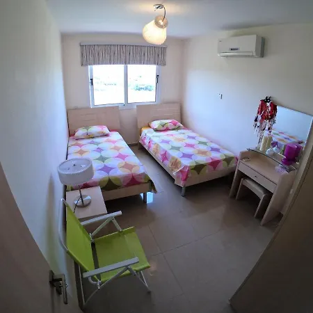 Apartment 3m Spacious Apt With Pool And Sea Views, Kapparis Paralimni